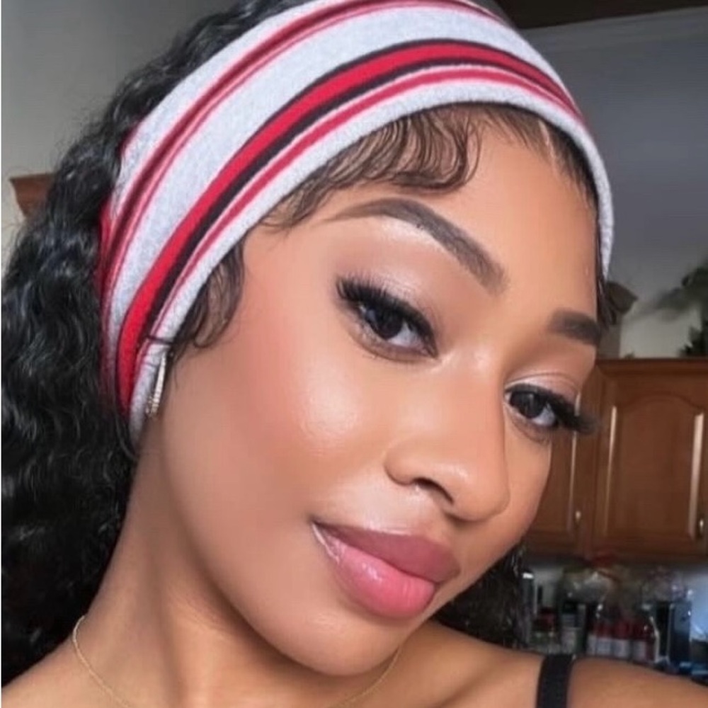 Meet your Posher, Maya